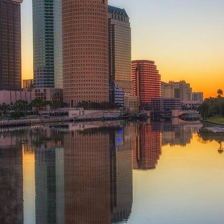 Chic Bungalow Apartment Steps From Armature Works & Downtown Riverwalk Tampa Ngoại thất bức ảnh