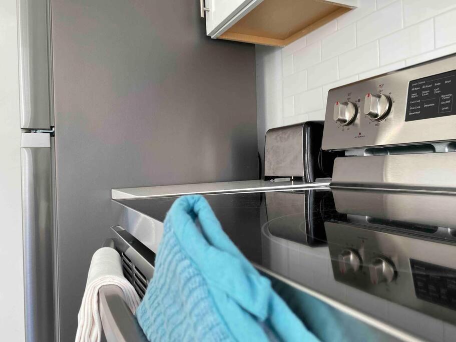 Chic Bungalow Apartment Steps From Armature Works & Downtown Riverwalk Tampa Ngoại thất bức ảnh