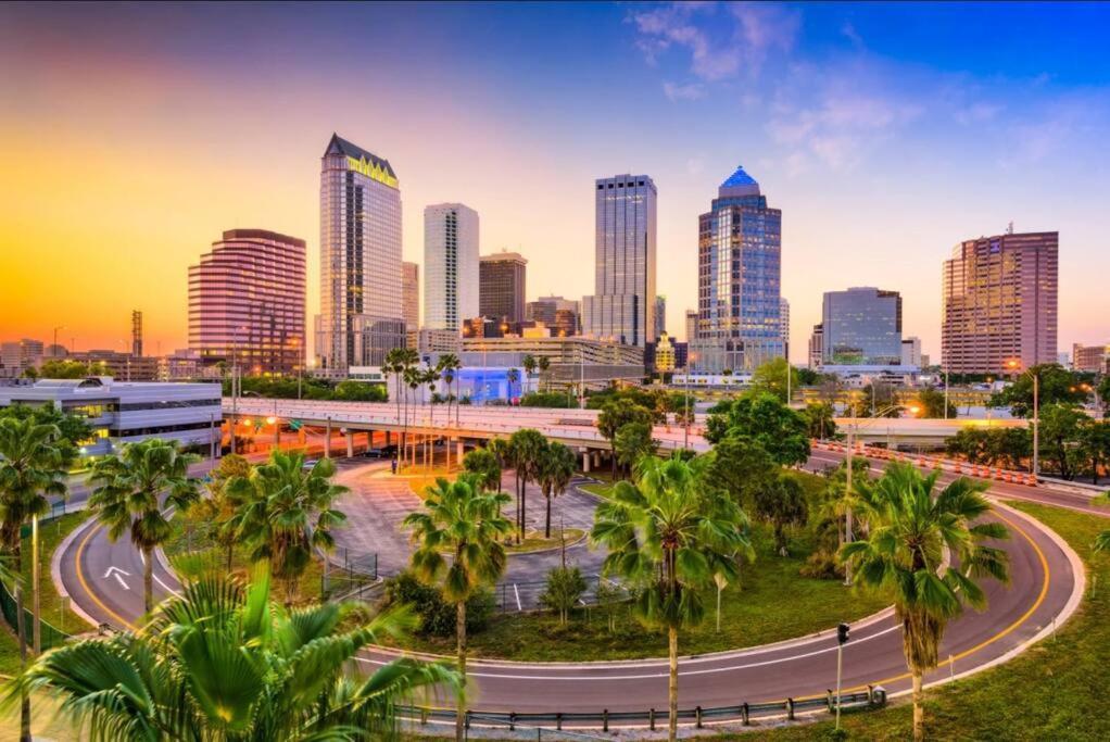 Chic Bungalow Apartment Steps From Armature Works & Downtown Riverwalk Tampa Ngoại thất bức ảnh