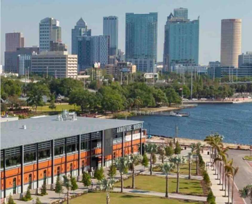 Chic Bungalow Apartment Steps From Armature Works & Downtown Riverwalk Tampa Ngoại thất bức ảnh