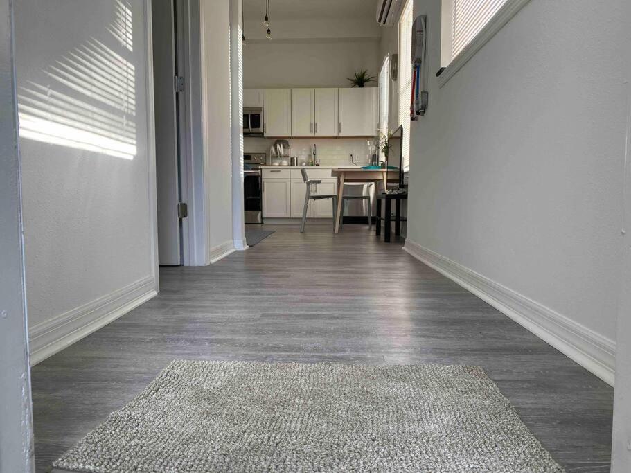 Chic Bungalow Apartment Steps From Armature Works & Downtown Riverwalk Tampa Ngoại thất bức ảnh
