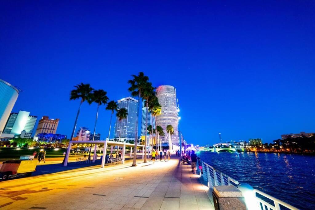 Chic Bungalow Apartment Steps From Armature Works & Downtown Riverwalk Tampa Ngoại thất bức ảnh