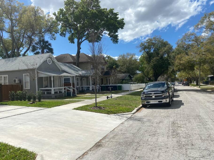 Chic Bungalow Apartment Steps From Armature Works & Downtown Riverwalk Tampa Ngoại thất bức ảnh