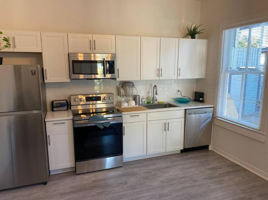 Chic Bungalow Apartment Steps From Armature Works & Downtown Riverwalk Tampa Ngoại thất bức ảnh